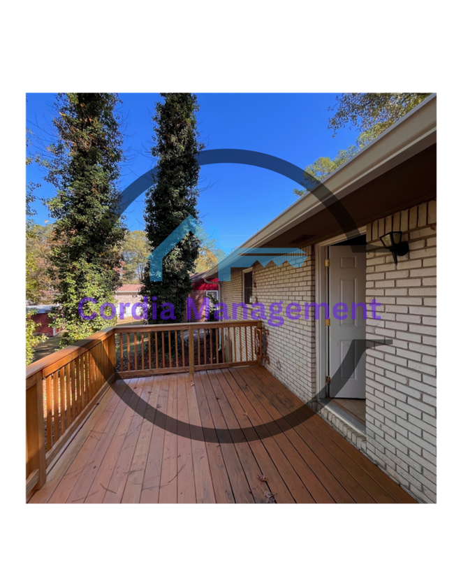 Building Photo - ALL ELECTRIC 3 BR 1.5 Bath Home in College...