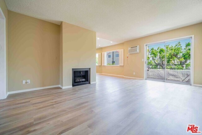 Building Photo - 11871 Idaho Ave