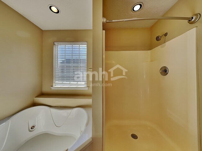 Building Photo - 209 Jones Rd