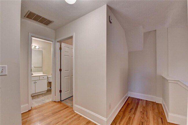 Building Photo - 3112 Sentinel Cir