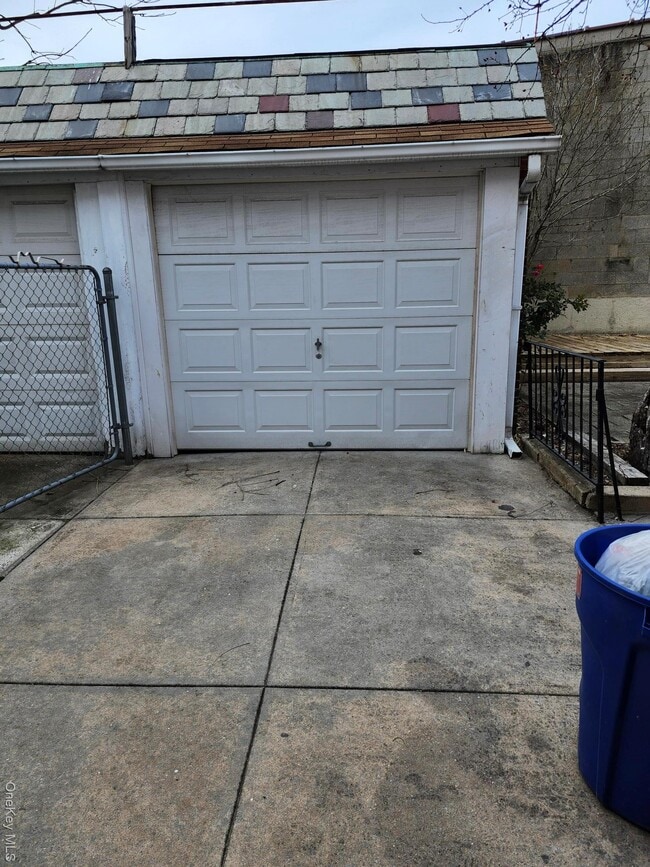 Building Photo - 68-46 Alderton St