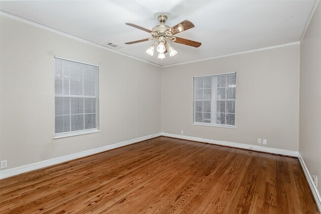 Building Photo - 6219 Penrose Ave