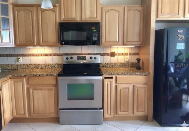 Building Photo - 2127 Rj Cir