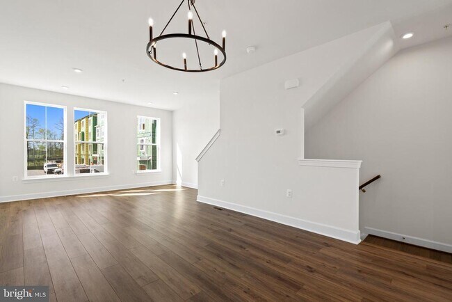 Building Photo - 596 Watermans Dr