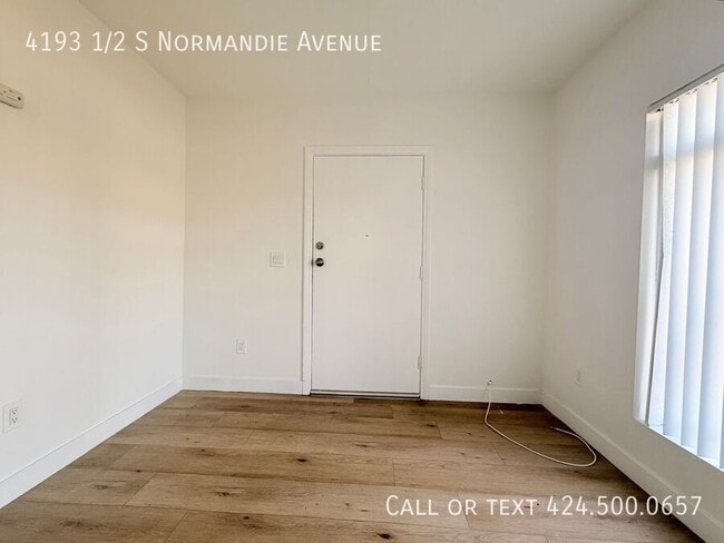 Building Photo - 4193 1/2 S Normandie Avenue-