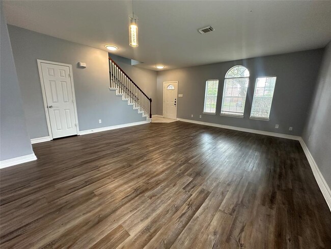 Building Photo - 6810 Crystal Point Dr