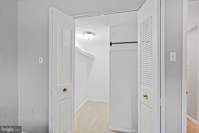 Building Photo - 106 Roberts Ln