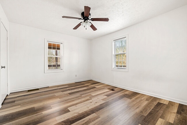 Building Photo - 89 Silas King St