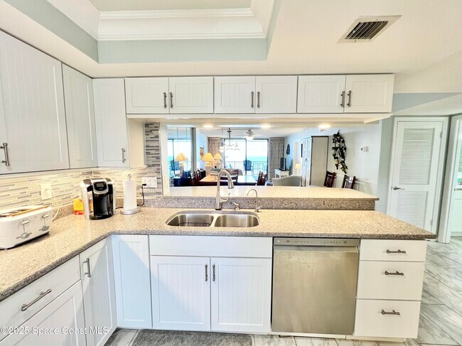 Building Photo - 1860 N Atlantic Ave