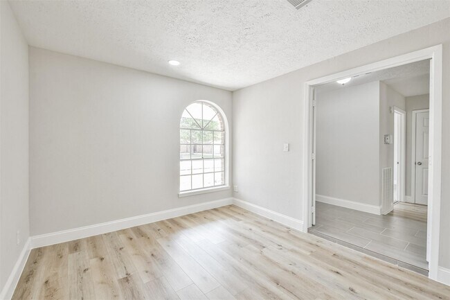 Building Photo - 23203 Pennsgrove Rd