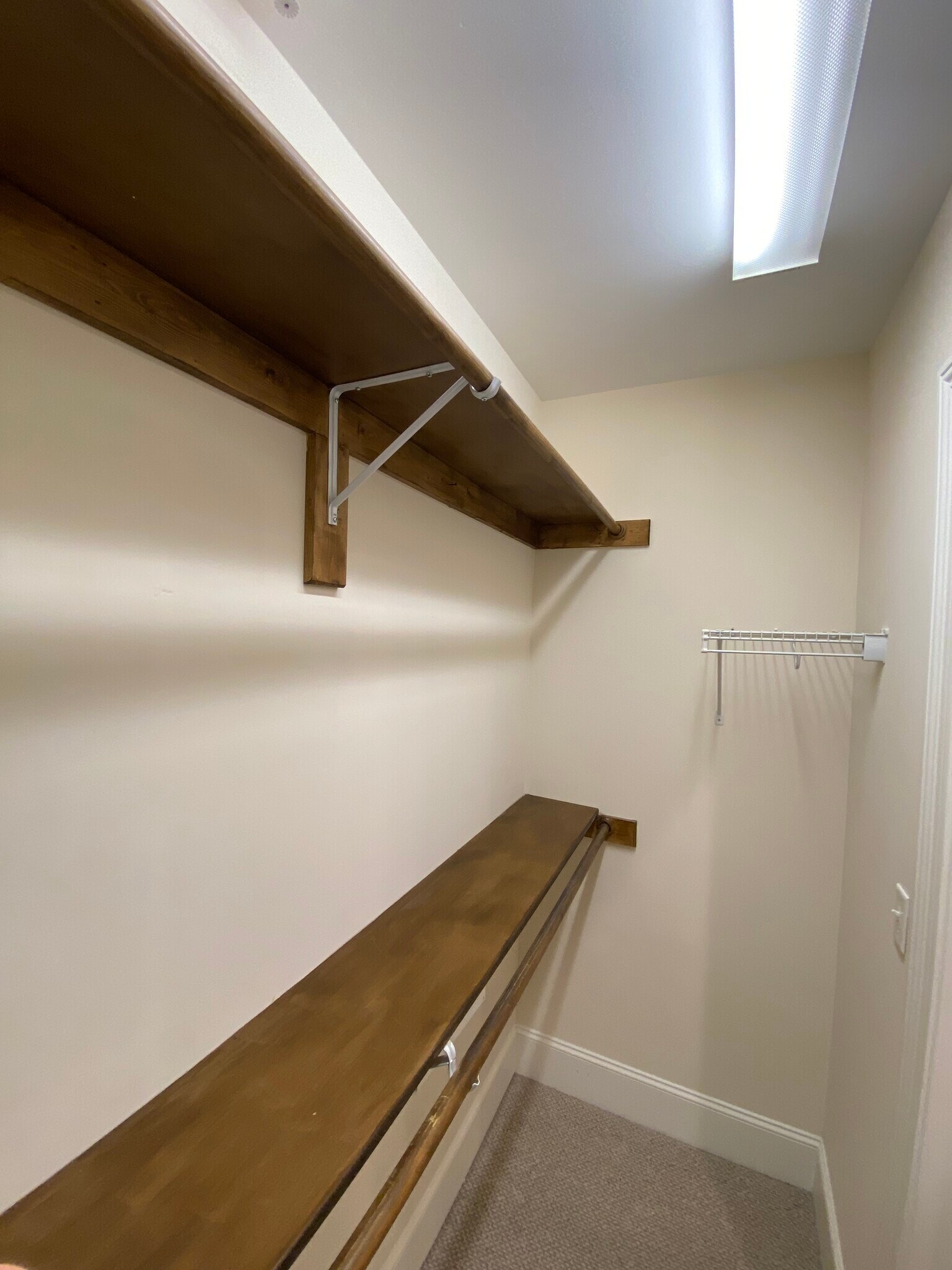 Building Photo - 400 W North St