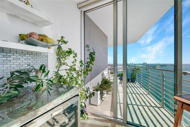 Building Photo - 335 S Biscayne Blvd