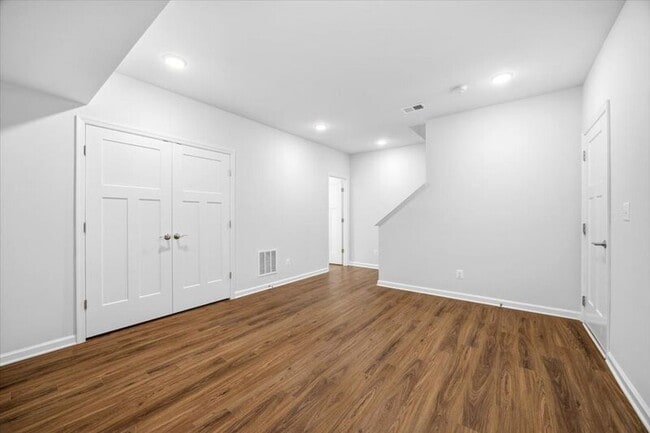 Building Photo - 628 Bushwood Alley