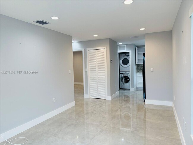 Building Photo - 1221 SW 76th Ct