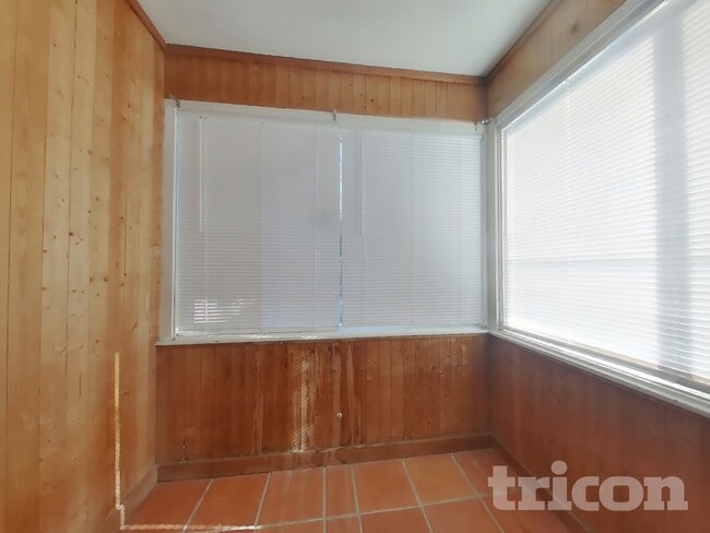 Building Photo - 342 Camellia Way