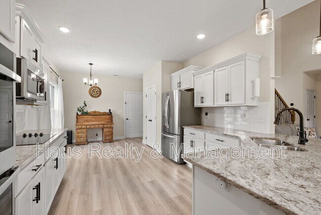 Building Photo - 433 Crestwicke Ct