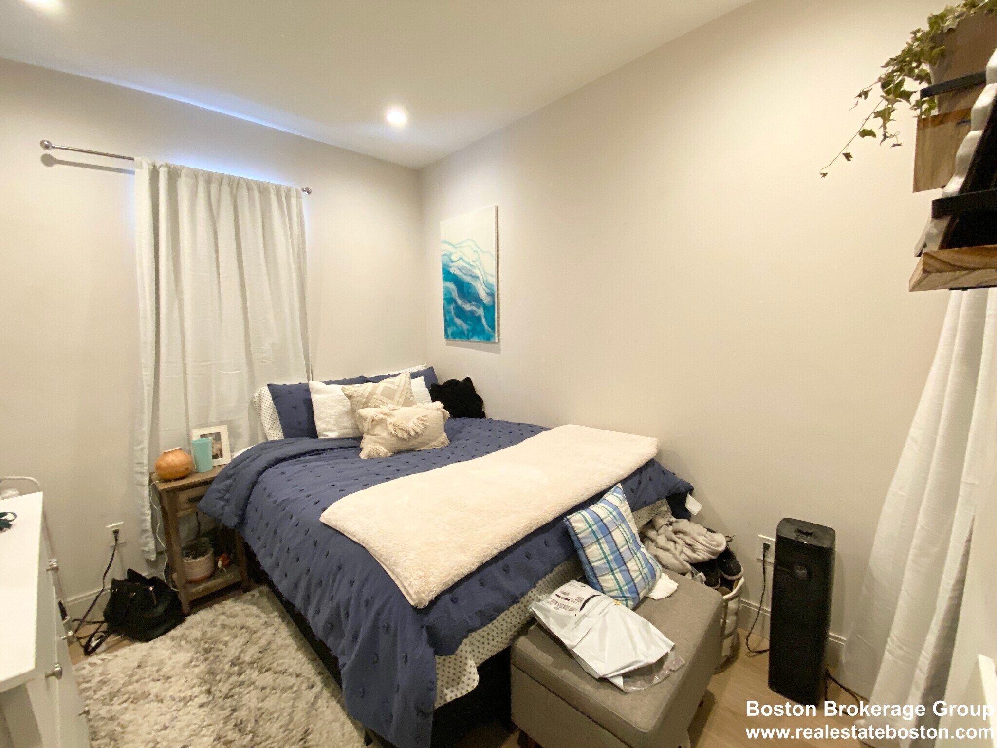 Building Photo - 118 Buttonwood St