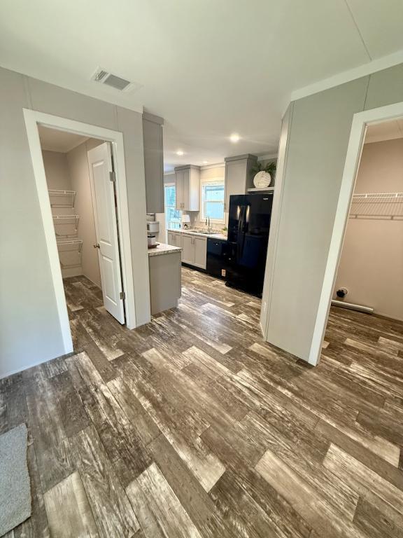 Building Photo - 1808 Sheila Dr