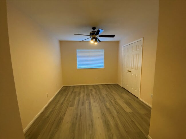 Building Photo - 215 W New Meadows Dr