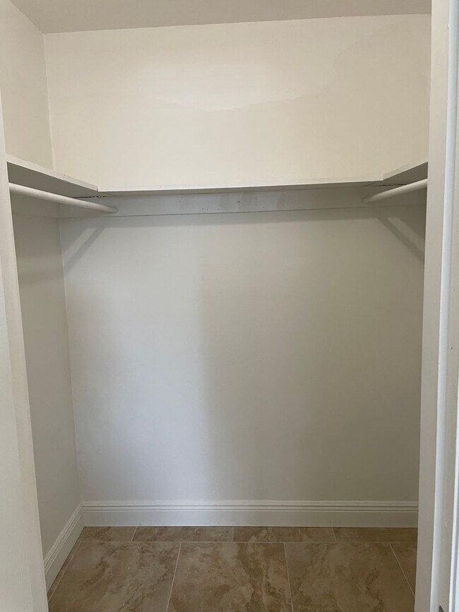 Building Photo - 2 Bedroom 2 Bathroom Condo in The Villas of Orlando