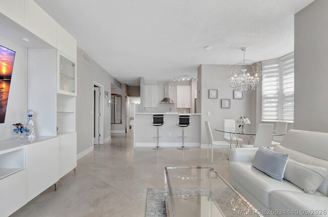 Building Photo - 3606 S Ocean Blvd