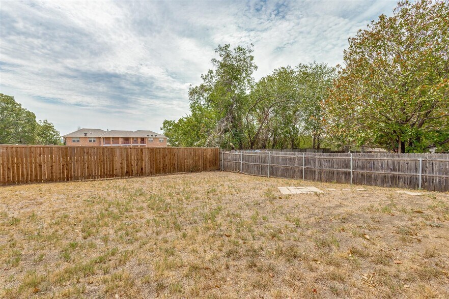 Building Photo - 1140 Jameson St