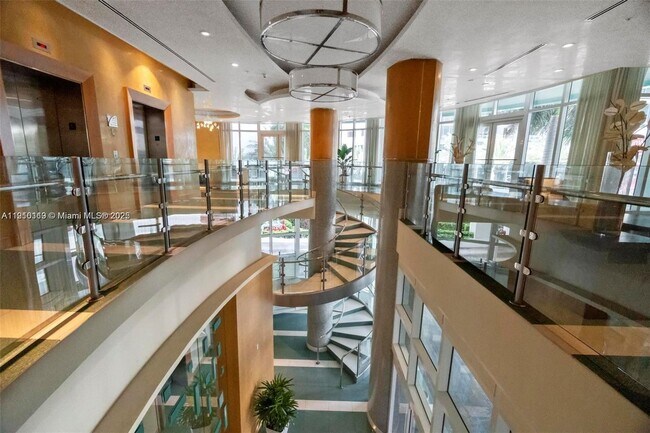 Building Photo - 218 SE 14th St