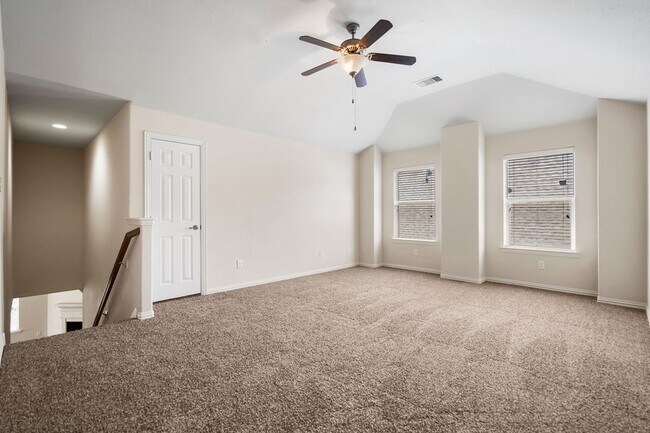 Building Photo - 46 Black Swan Ct