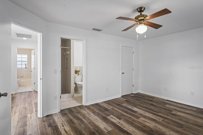 Building Photo - 6634 Hickorywood Ln