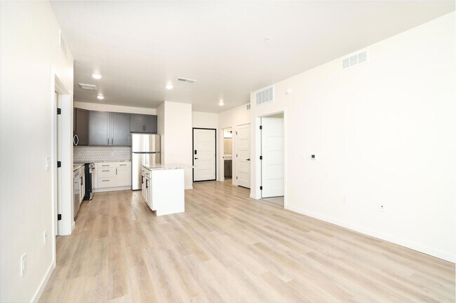 Building Photo - 28 7th St NE