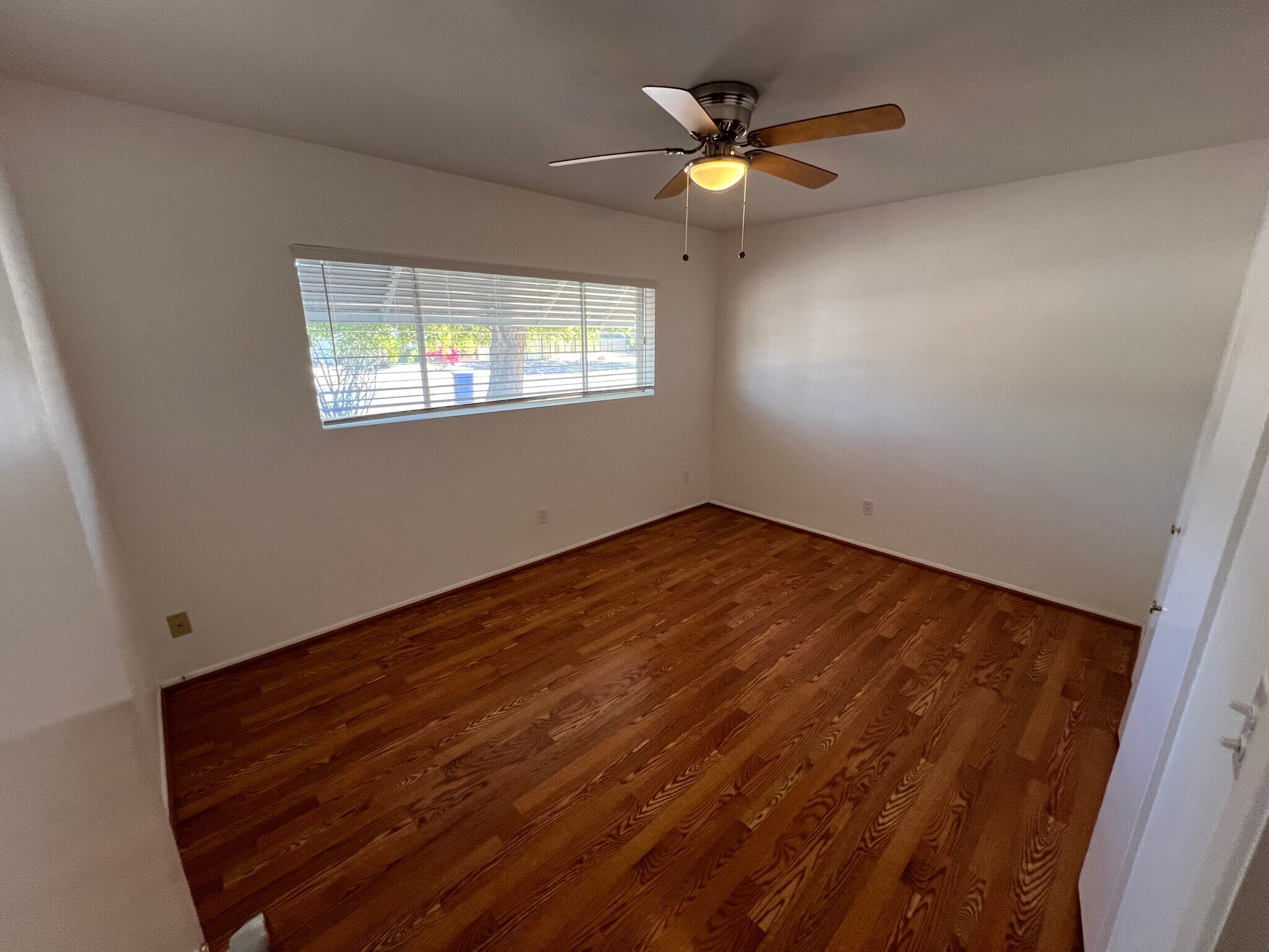 Building Photo - 848 S Saranac Ave