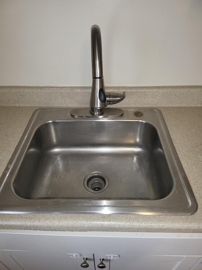 Building Photo - 110 E South St