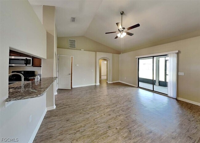 Building Photo - 202 SW 16th Terrace