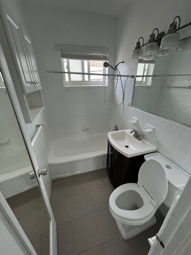 Building Photo - 535 73rd St