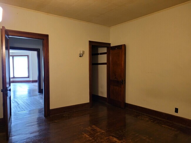 Building Photo - 186-2 S Washington St