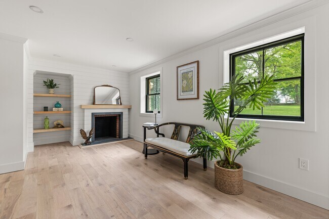 Building Photo - 372 Tucker Hill Rd