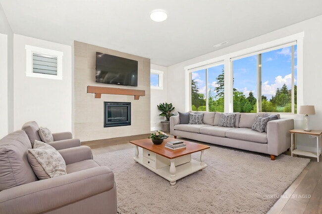 Building Photo - Spacious 4-Bedroom Townhome in Lake Stickney – Lynnwood- Available NOW for RENT