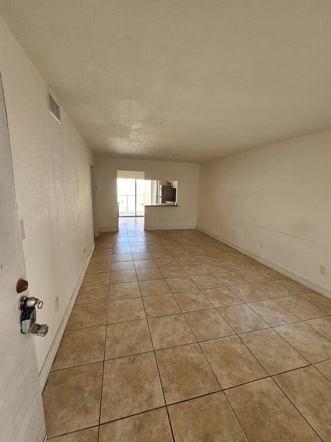 Building Photo - 677 NE 24th St