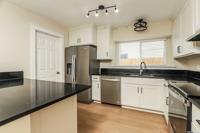 Building Photo - 362 Cypressway Dr
