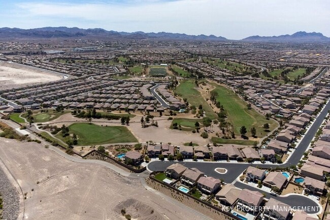 Building Photo - 956 Via Canale Dr