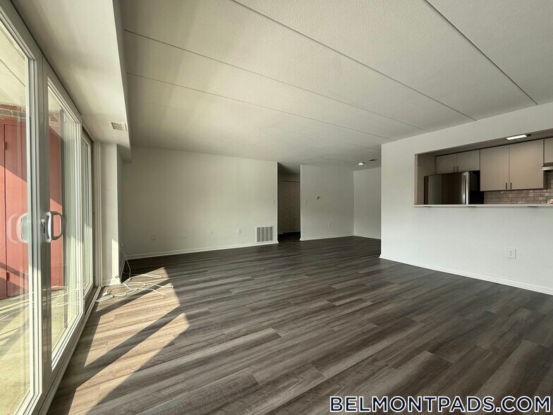 Building Photo - 55 Hill Rd