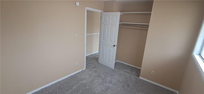 Building Photo - 3305 Chippewa Ln