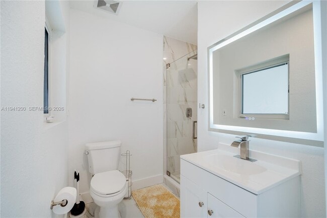 Building Photo - 1931 SW 22nd Ave