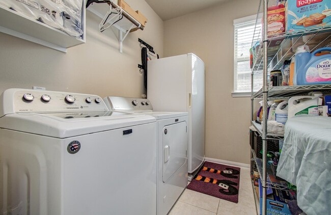 Building Photo - 7610 River Pass Dr