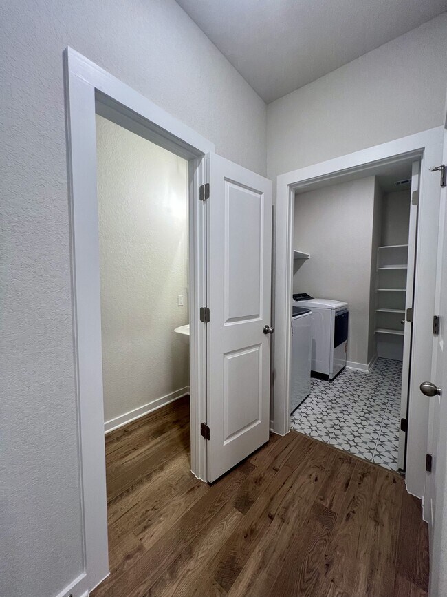 Building Photo - 14438 Inspiration Pt