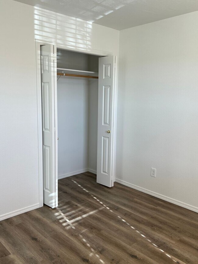 Building Photo - Coming soon! 4 bed 2.5 bath home in Meridian