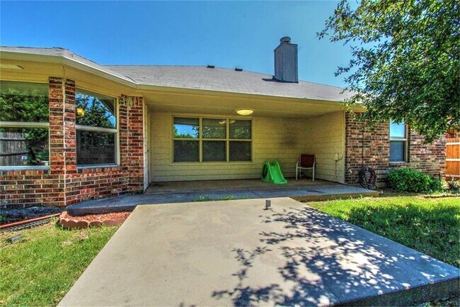 Building Photo - 10209 Aberdeen Dr