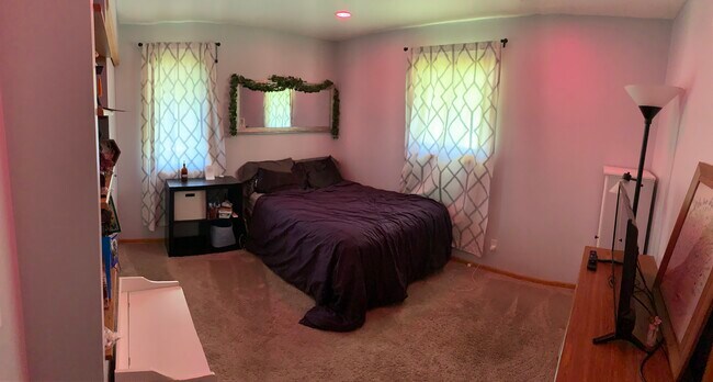 customizable lights - 620 114th Ln NE