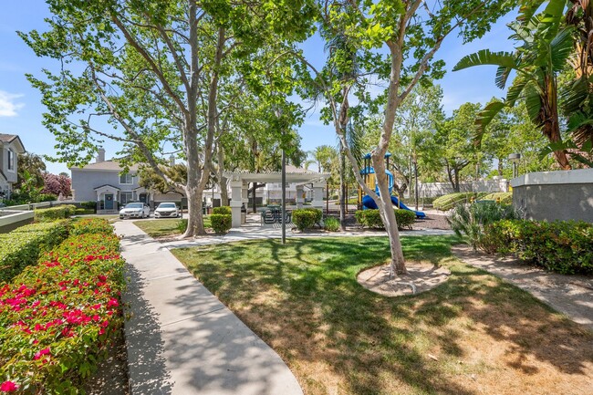 Building Photo - **7543 W Liberty Pkway #655 Fontana** Beau...