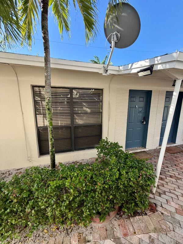 Building Photo - 1125 SE 6th Terrace